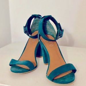 Rubi shoes green heels Size: 9